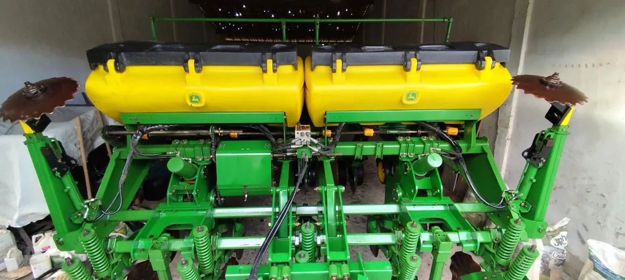 Plantadeira john deere 1107