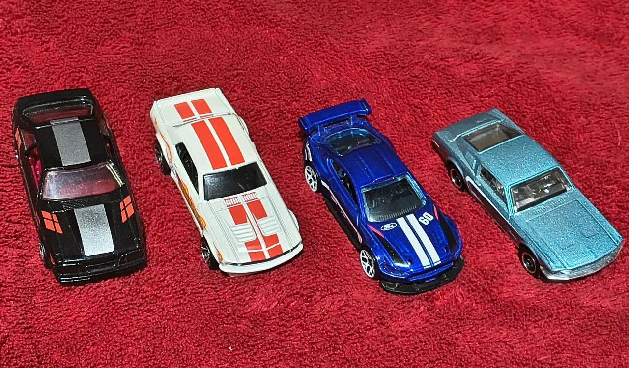 Hot Wheels Mustangs 