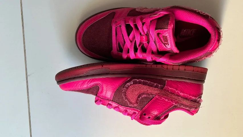 Tênis Nike Dunk Low Valentine?s Day. Número 35 - Foto 2