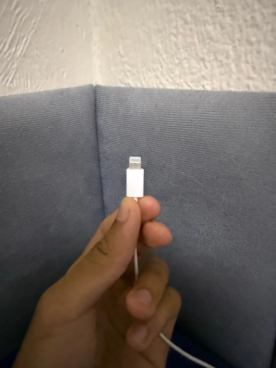 Fone de ouvido para iPhone, cabo Lightning, em perfeito estado! - Foto 3