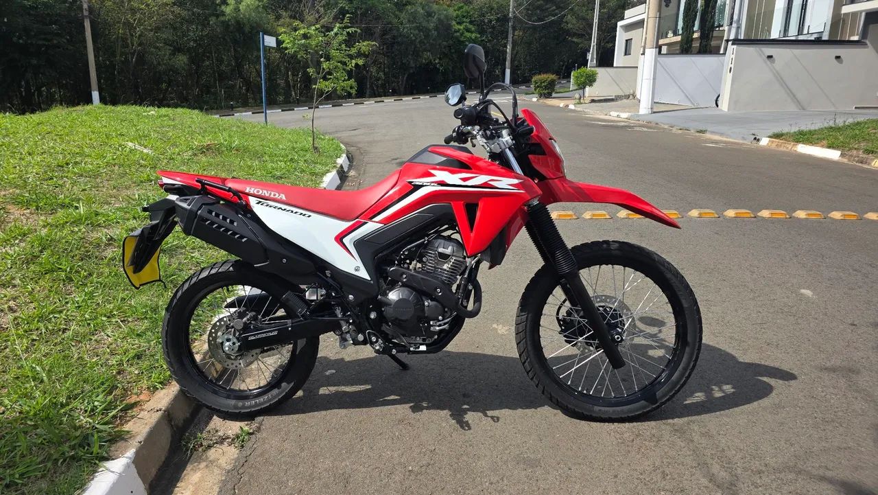 Honda Tornado 300 2025