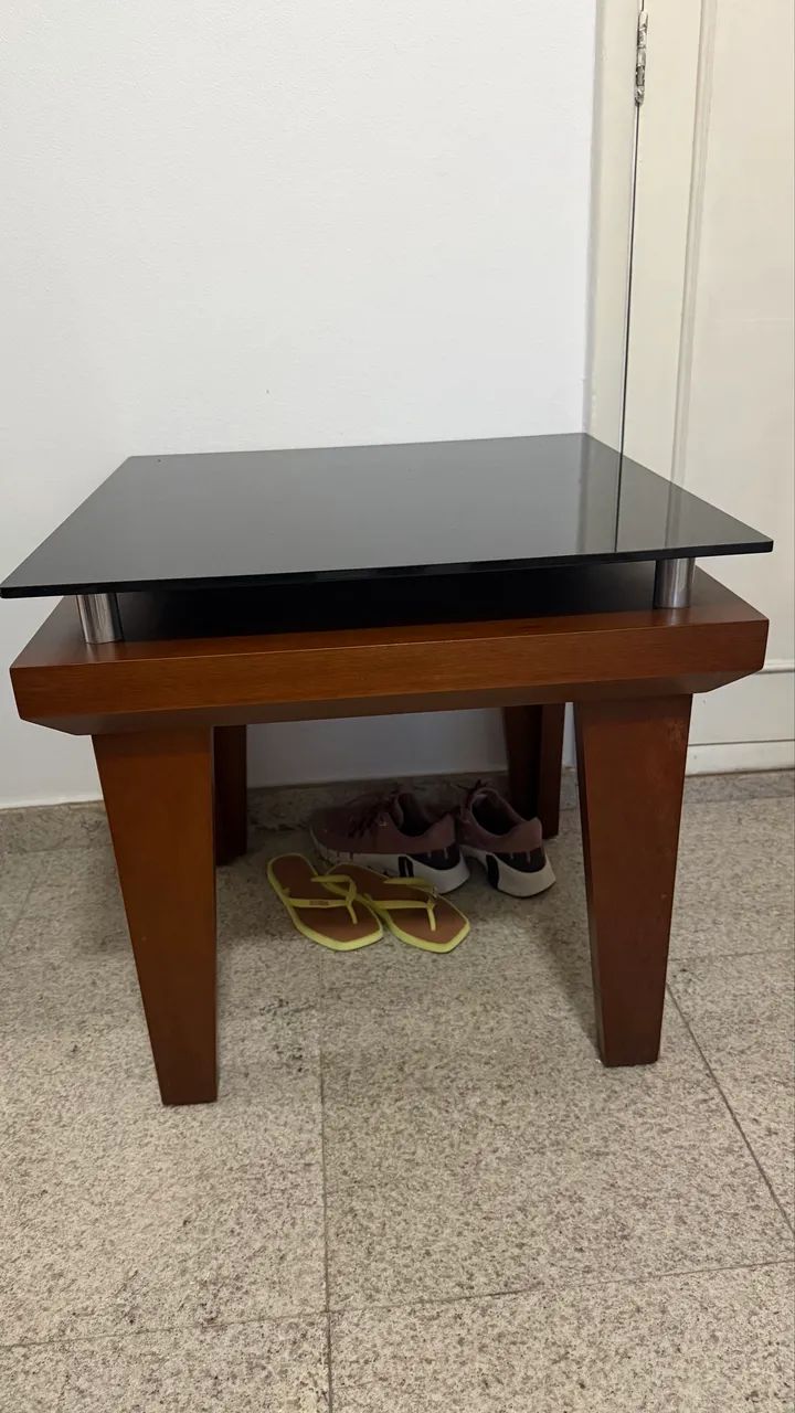 MESA LATERAL EM MADEIRA 