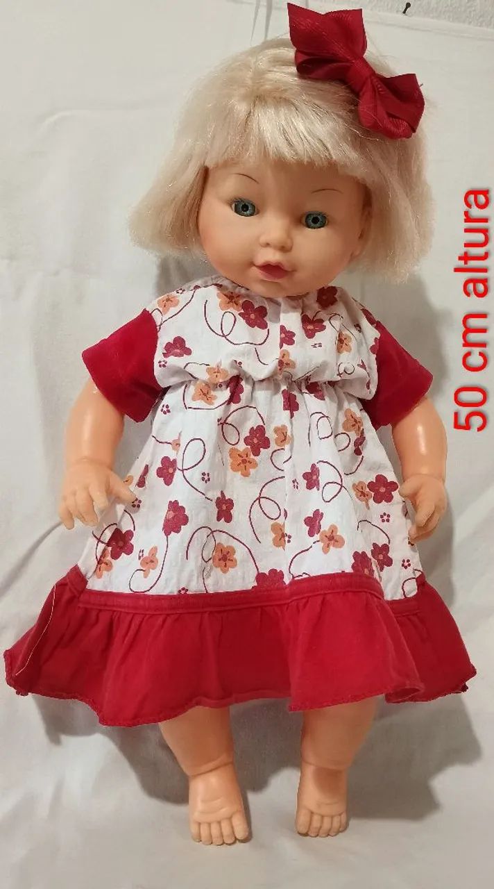 Boneca antiga importada com 50 cm de altura 