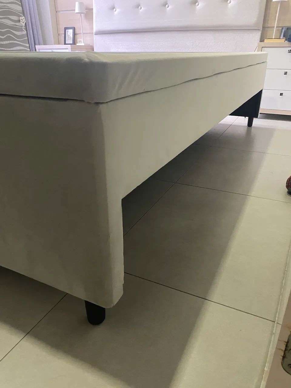 Cama queen com colchão - baú sob medida com cama auxiliar - Foto 3