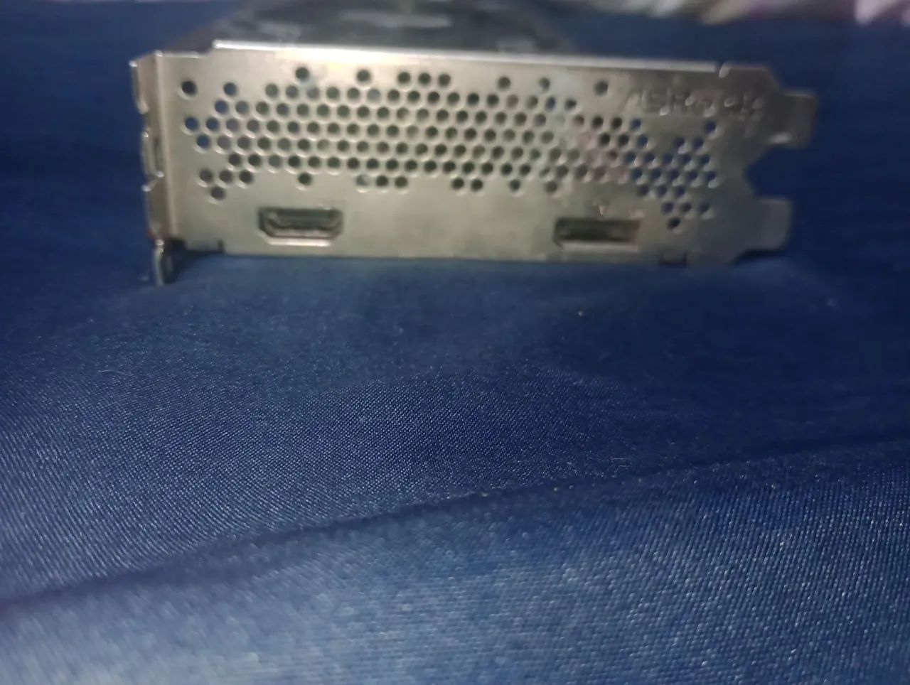 Radeon RX 6400 Asrock  - Foto 2