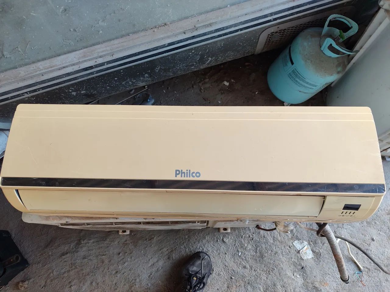 Ar condicionado 12.000 BTUs funcionando perfeitamente 