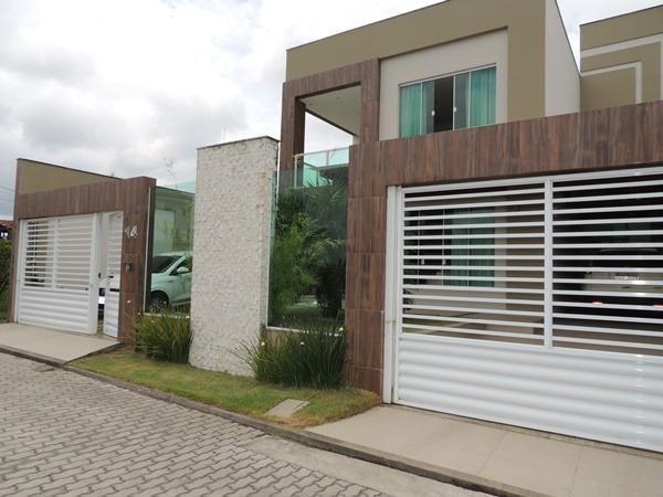 Vendo linda casa em condomínio fechado