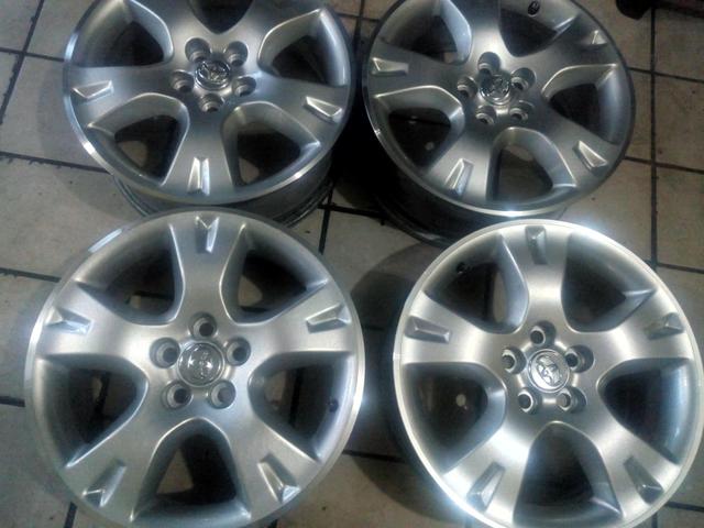 Vendo roda d Corolla aro 16 semi novas