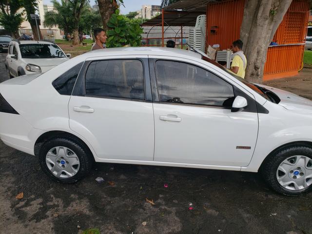 Fiesta sedan 1.6 - Foto 8