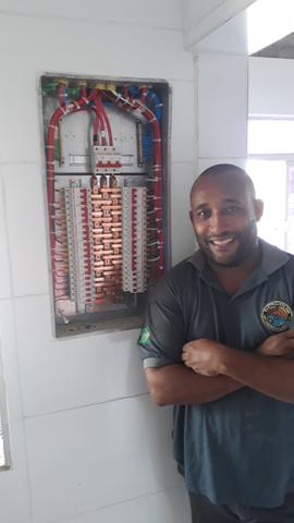 Eletricista Profissional na Ponta Verde 24horas