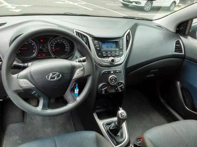 HYUNDAI IMP HB20 COMFORT PLUS 1.6 16V FLEX Preto 2015/2015 - Foto 6