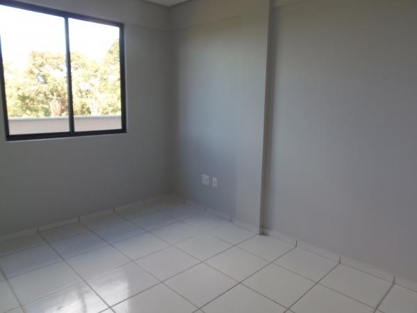 Apartamento com 3 quartos, 1 suíte, duas vagas de garagem e ótima localização - Foto 6