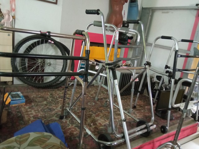 Muletas e bengalas - Foto 4