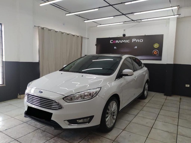 FORD FOCUS FASTBACK TITANIUM 2.0 AUT