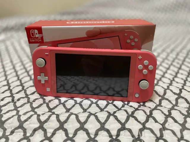 Nintendo Switch Lite 32GB Coral 5,5” - Console Nintendo Switch - Magazine  Luiza