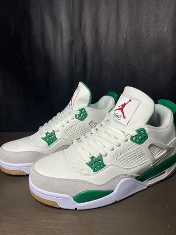 Air Jordan 4 "Pine Green"