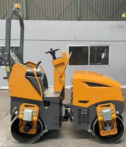 Rolo Duplo Cilindro 1800kg Diesel Motor Yanmar 3tnm68