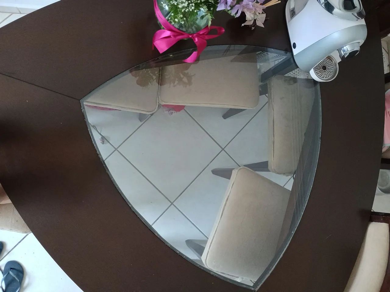 Mesa de madeira com 6 cadeiras - Foto 3