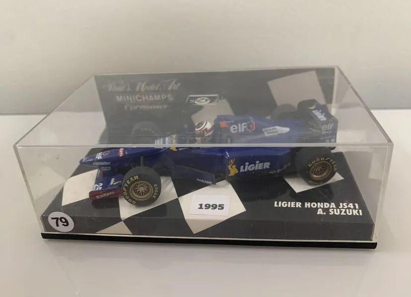 Miniatura Formula 1 Ligier JS 41/Aguri Suzuki 1995