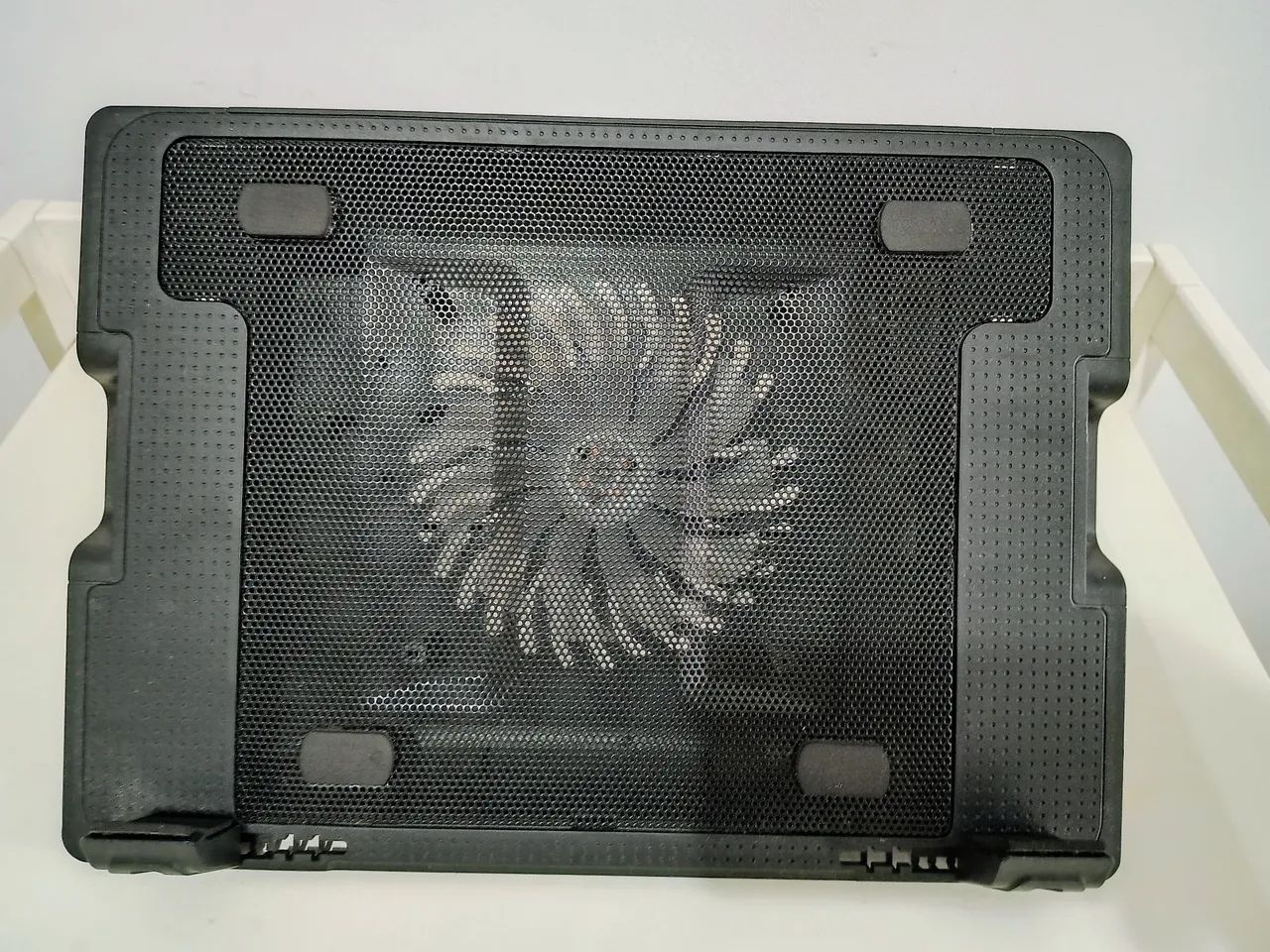 Base Cooler Vertical para Notebook Preto Multilaser - Foto 4