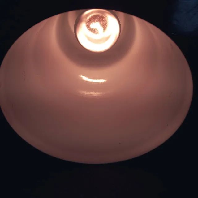 Lustre Luminária Metal Vermelha   peça linda toda completa ótimo estado  - Foto 3