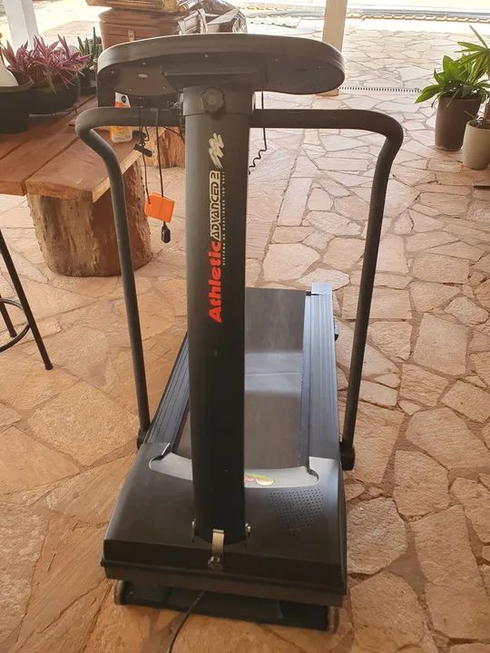 Esteira Advanced 2 Defeito no painel - Foto 4