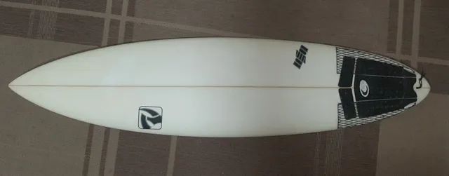 BARBADA.     Prancha de surf        BARBADA