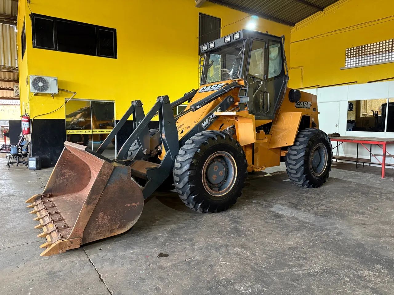 Pá carregadeira W20 E impecável  - Foto 5