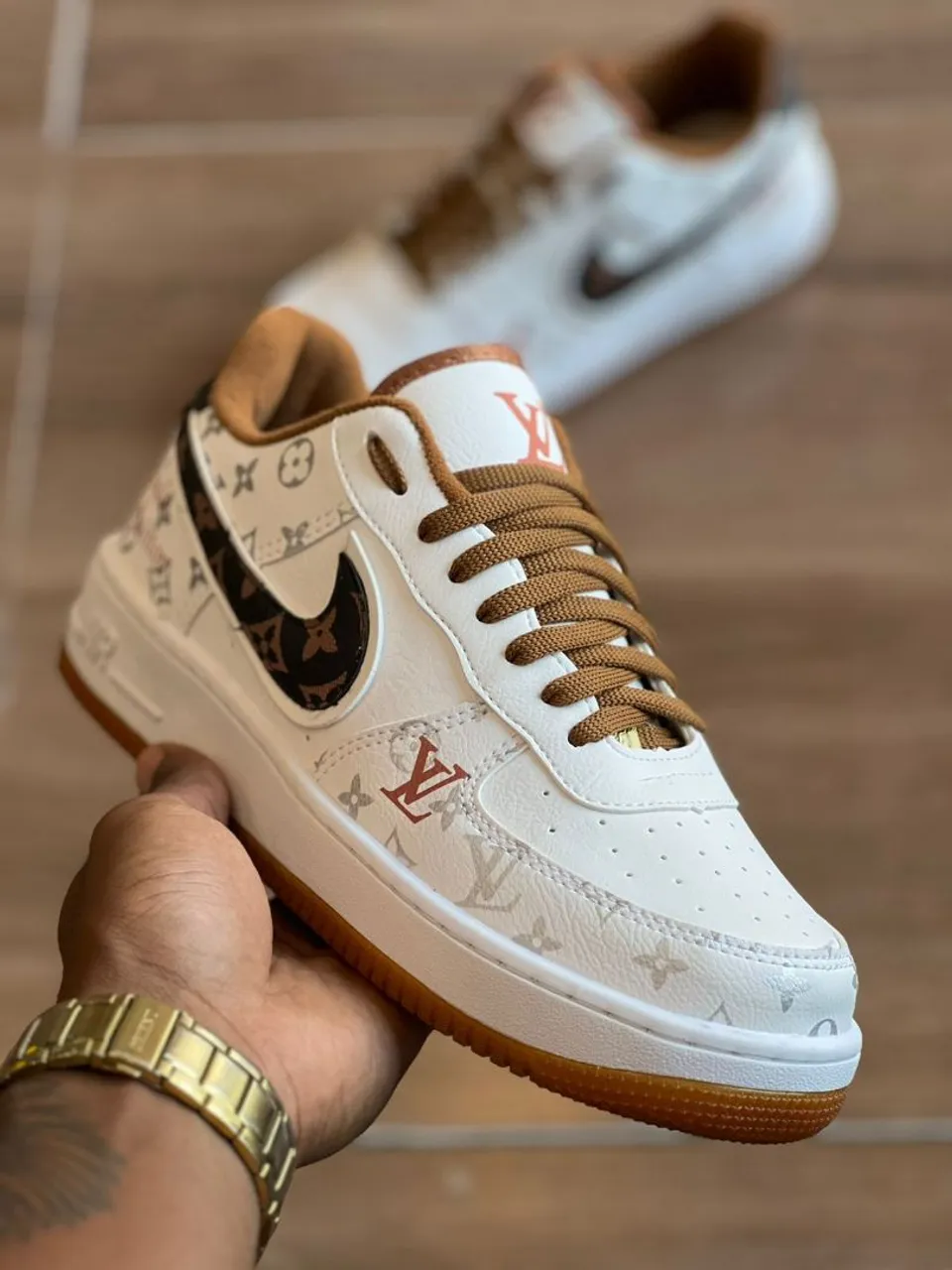 Tênis Nike Air Force 1 LV Customizado