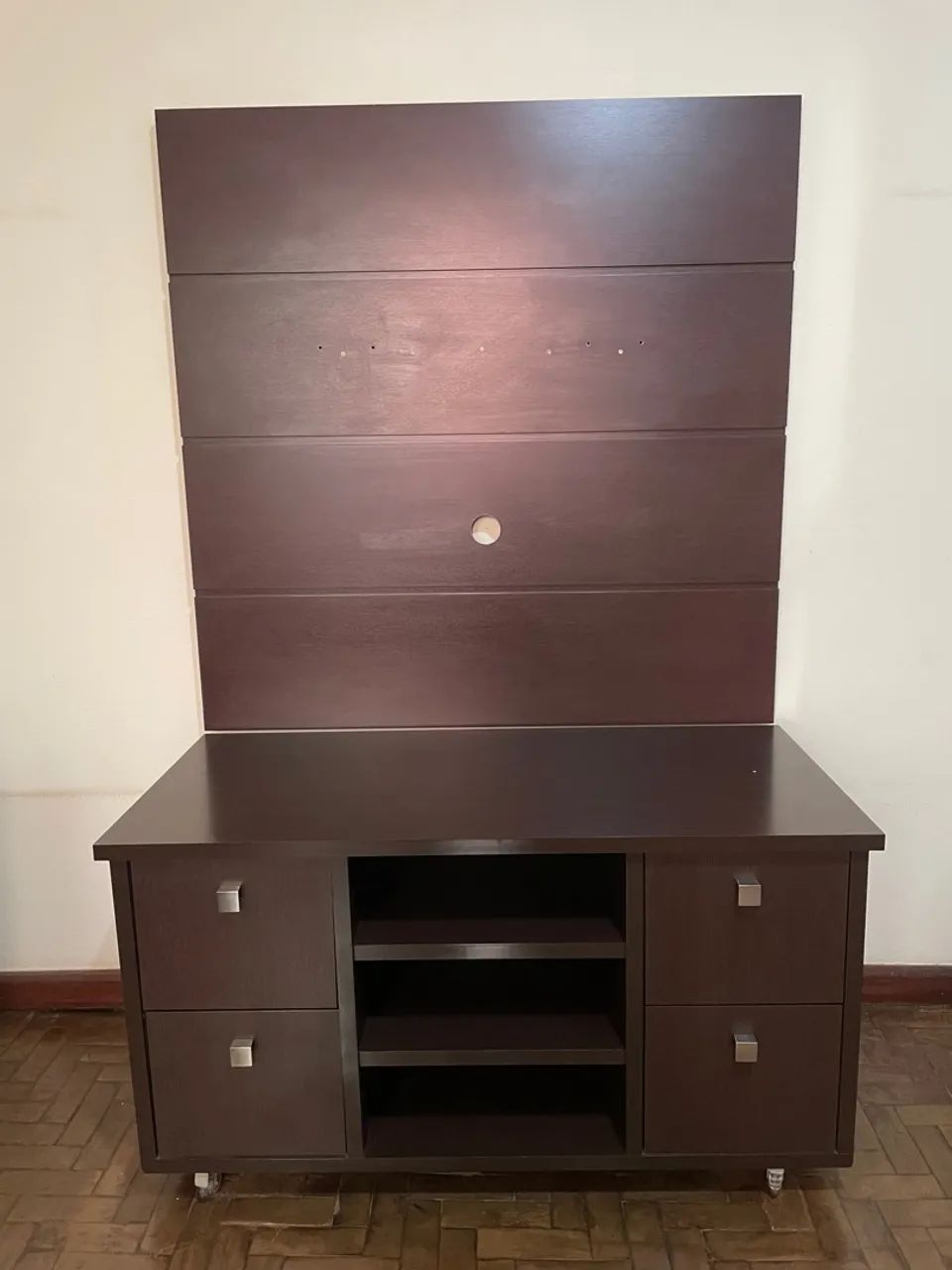 Painel para TV com Rack em Madeira Maciça - Elegância e Organização64363739512322124