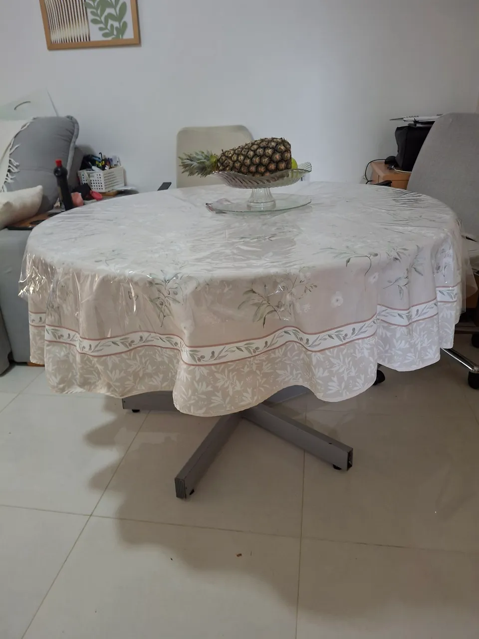 Mesa Redonda com tampo madeira