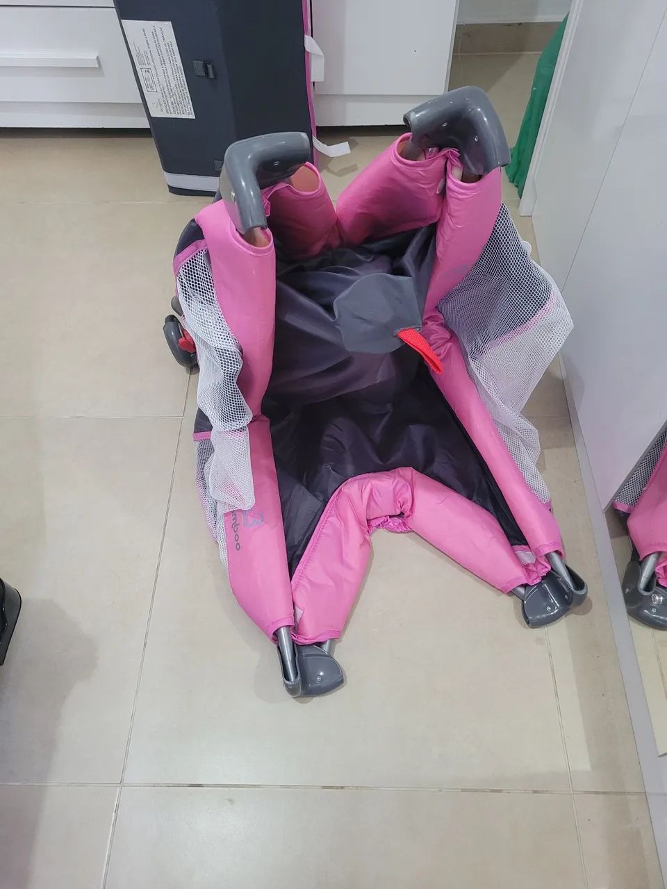 Berço Portátil Rosa e Cinza  - Foto 2