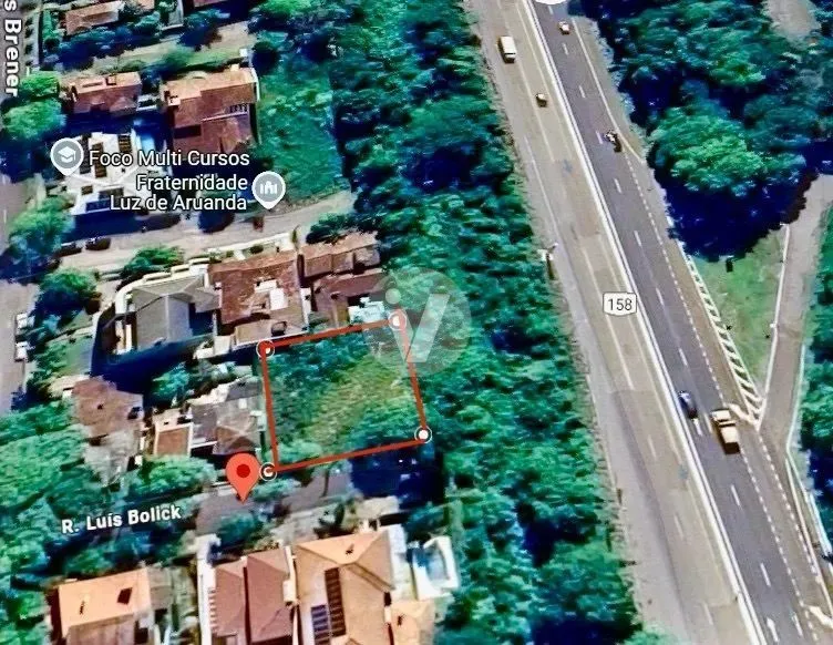 Amplo terreno de esquina em fim de rua no bairro Lourdes