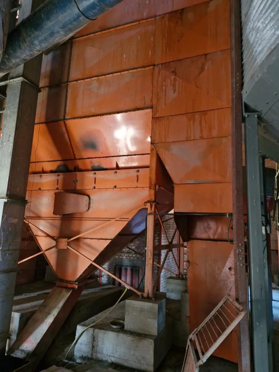 Secador de Grãos64304354757634121