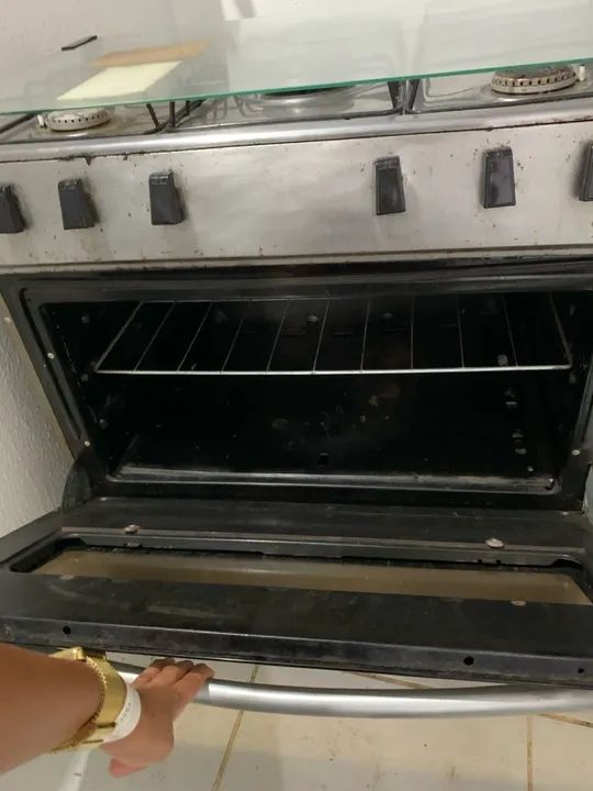 Fogão 4 Bocas com Forno - Usado - Foto 4
