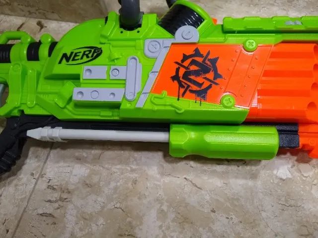 nerf zombie-strike brainsaw - Foto 3