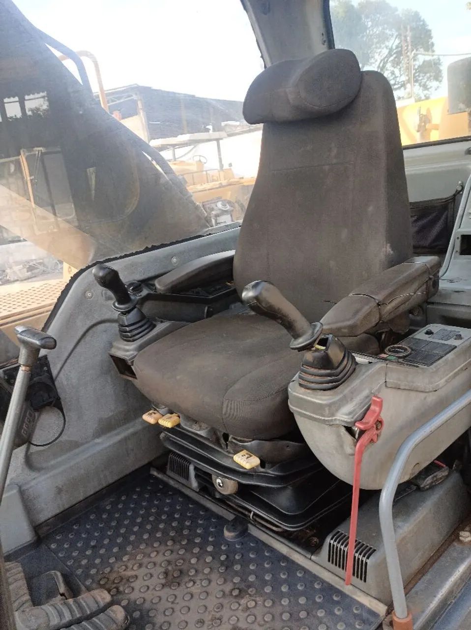 Escavadeira hidráulica volvo 240BLC ano 2010 - Foto 6