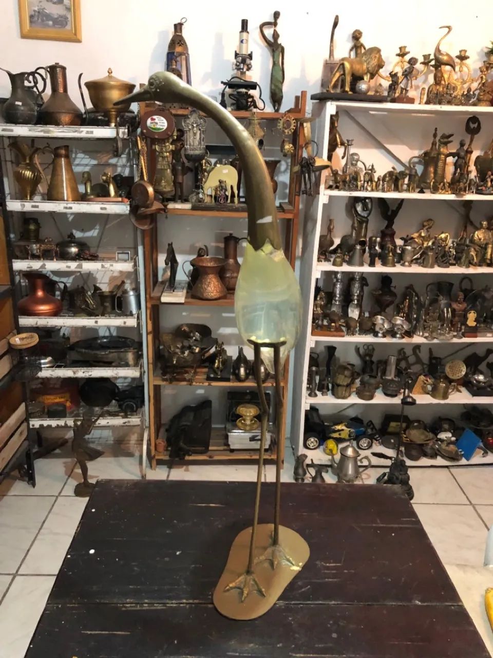 Escultura de Garça Antiga em Metal e Vidro - Foto 4