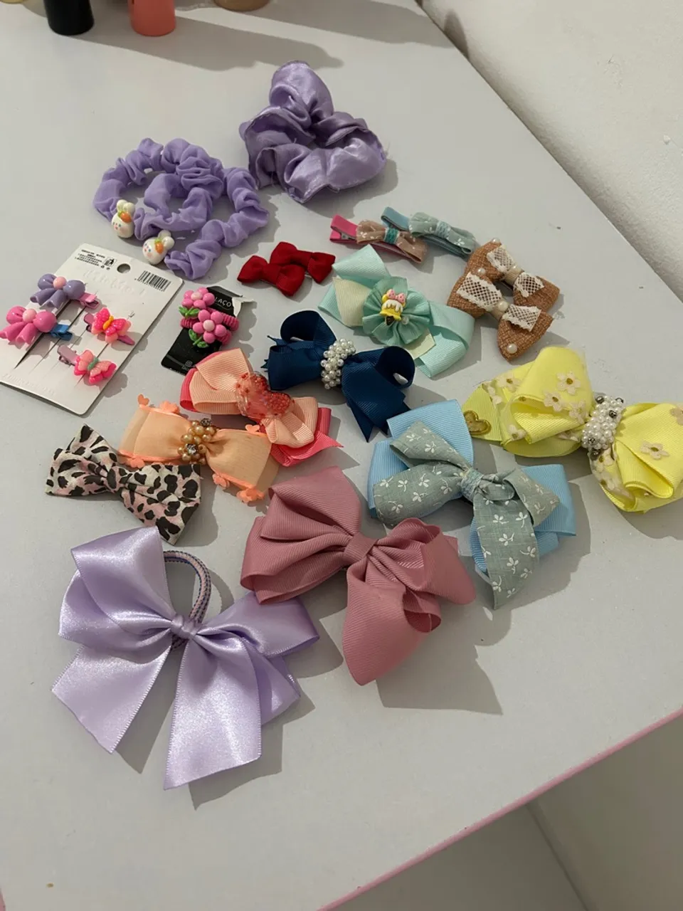 Lote de Lacinhos de cabelo infantil (Broches e xuxas)