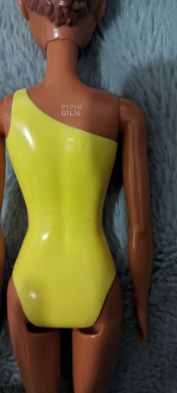Boneca Barbie color reveal - Foto 3