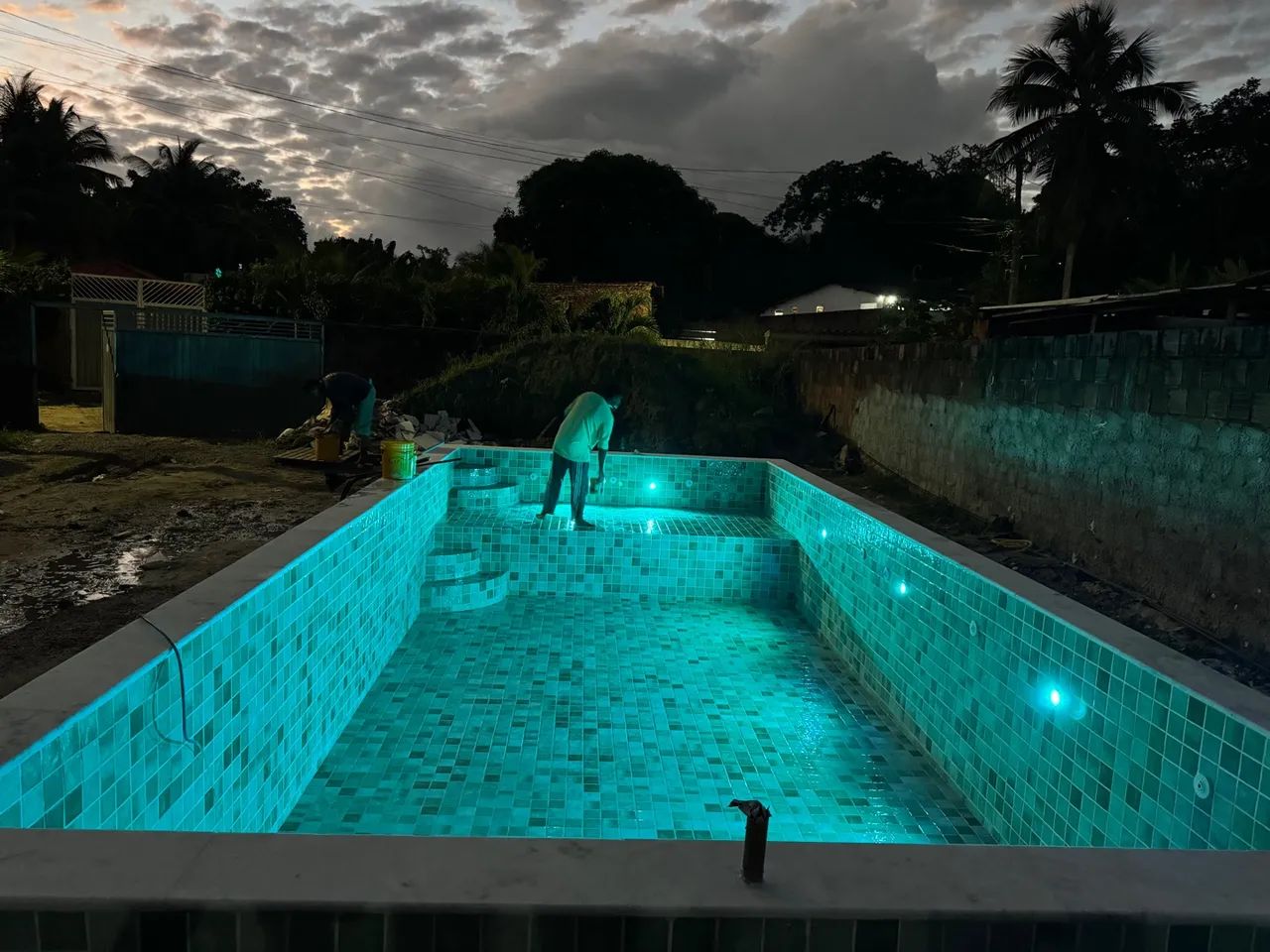 Construímos e reformamos piscinas personalizadas - Foto 2