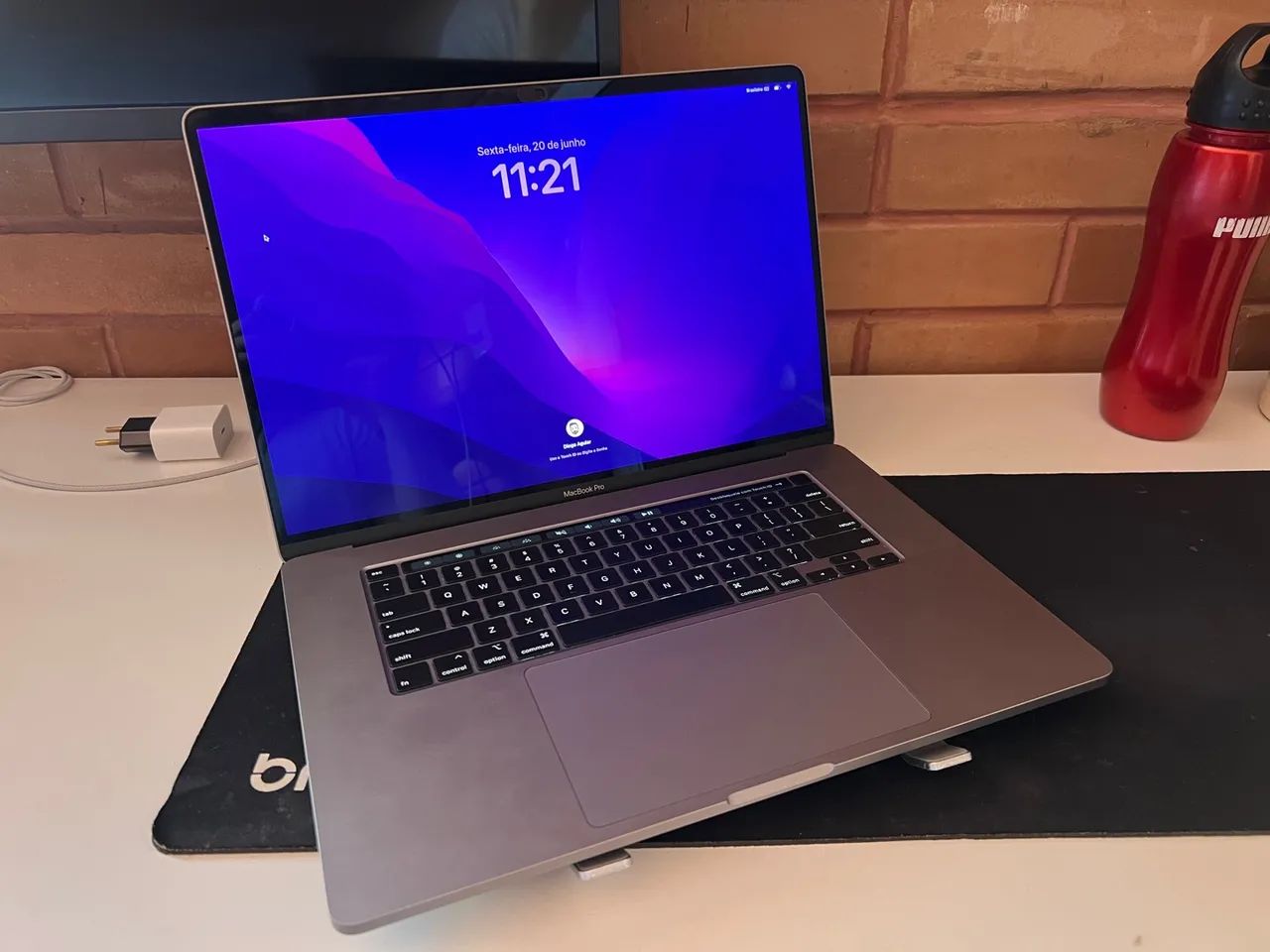 macbook pro 2019 16gb