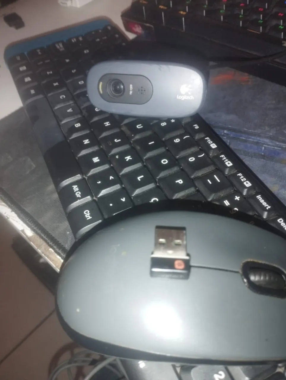 teclado, mouse e webcam logitech