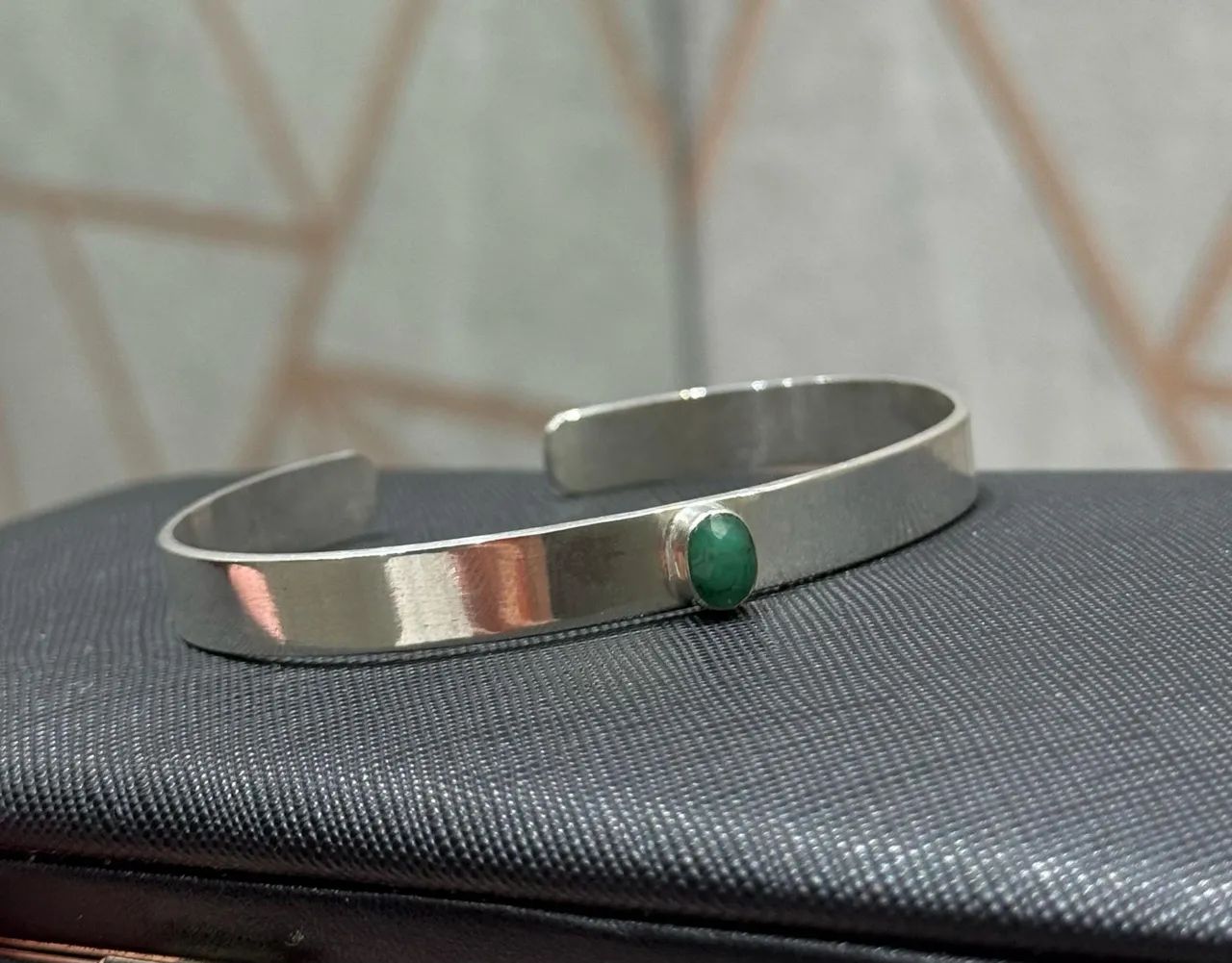 Bracelete em prata com esmeralda natural - Foto 2