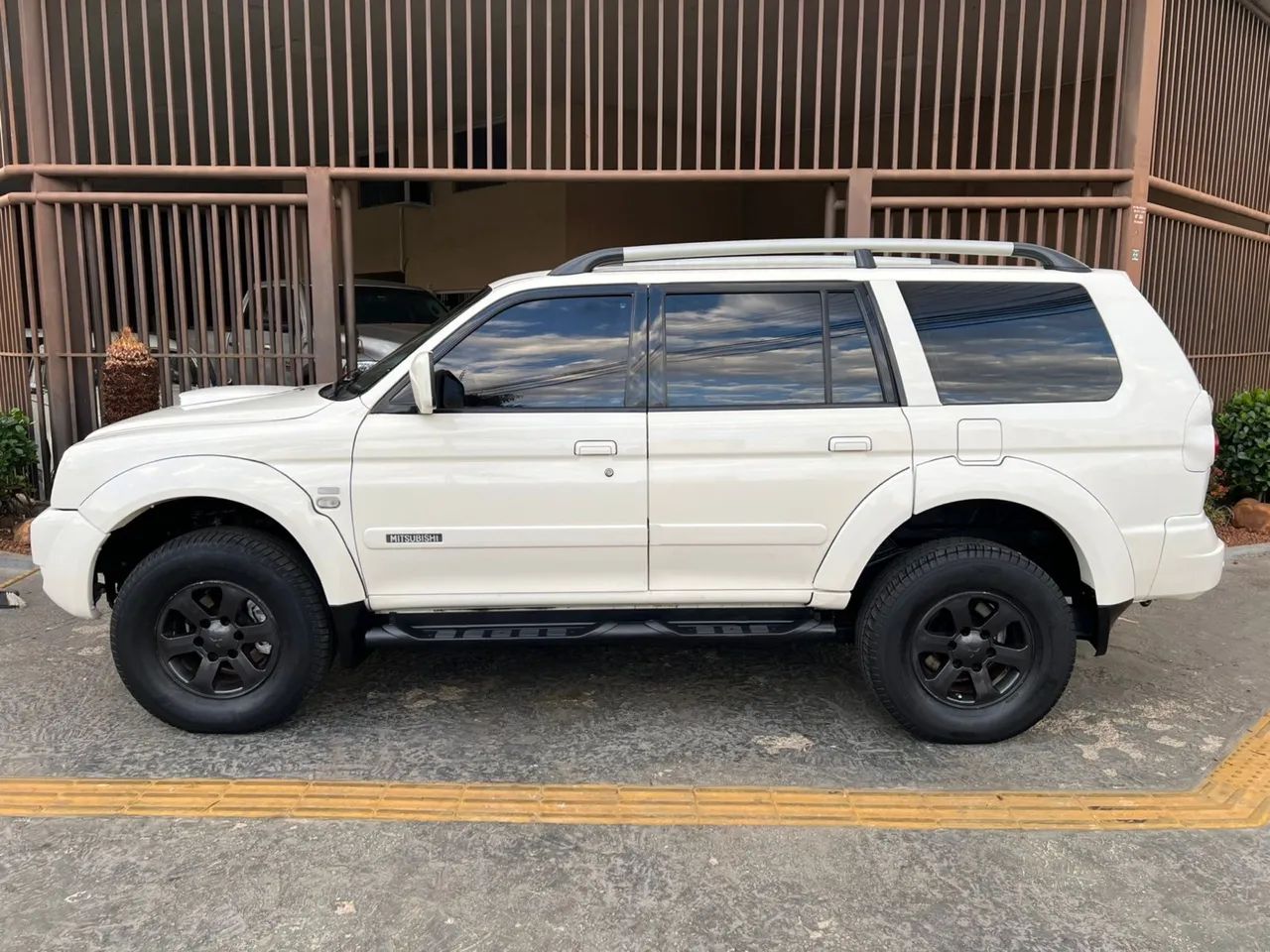 Mitsubishi Pajero 2008