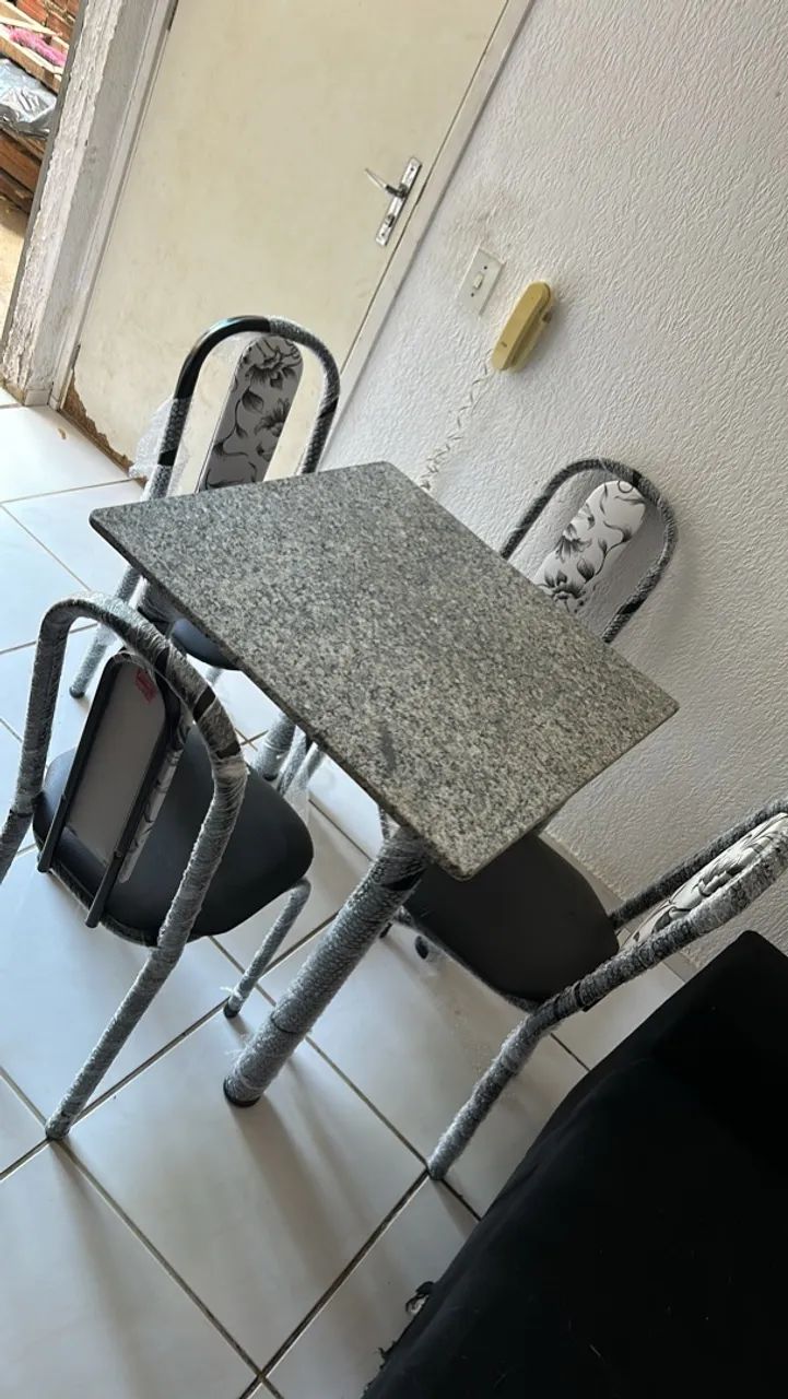 Mesa de jantar 4 cadeiras novas e lacradas disponíveis  - Foto 3