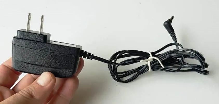 Fonte de Alimentação 5V - Marca Dynex (Modelo DSC6PFA-05) - Usado - Funcionando - Foto 5