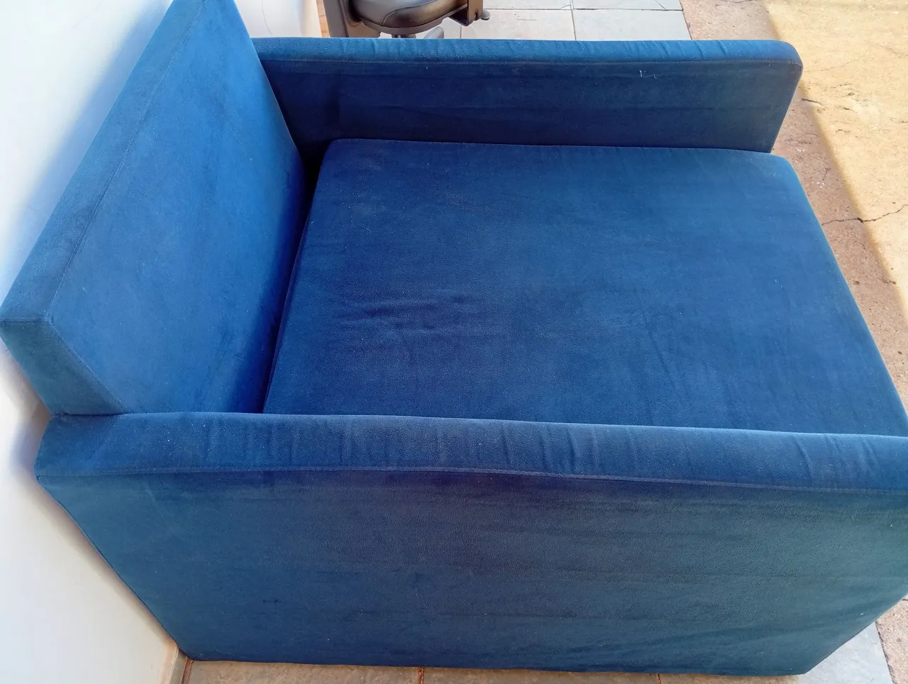 Sofá Moderno Azul Confortável