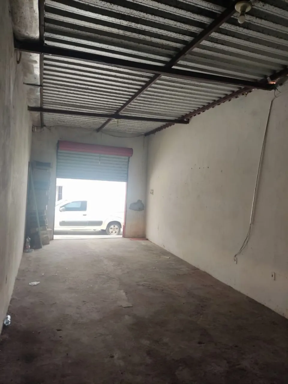 Galpão com 20 x 4 mts de largura