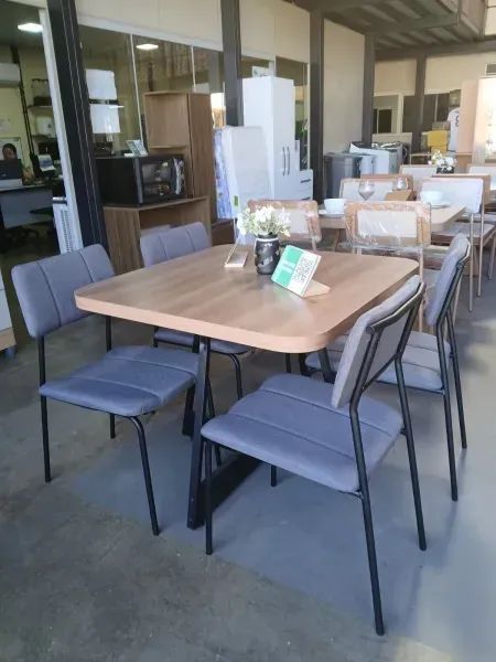 Mesa de Jantar em Aço Reforçado 4 Cadeiras Lisper - Entrega e Monta